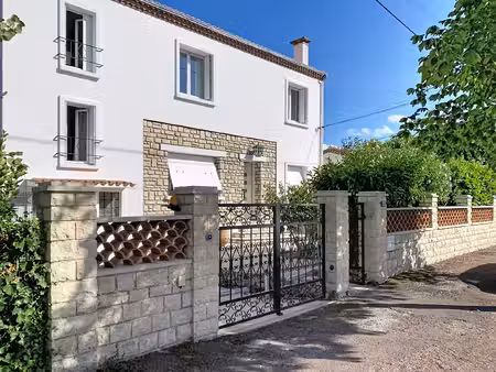 saintes – propriété familiale avec second logement et grand jardin