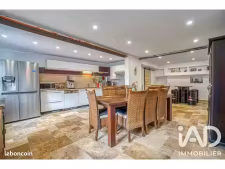 maison 6 pièces 165 m²