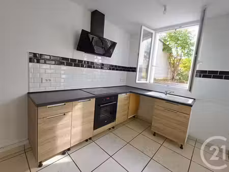 maison à louer - 4 pièces - 80 m2 - chatellerault - 86 - poitou-charentes