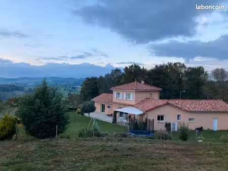 maison individuelle de 137 m2 situé dans le sud cantal