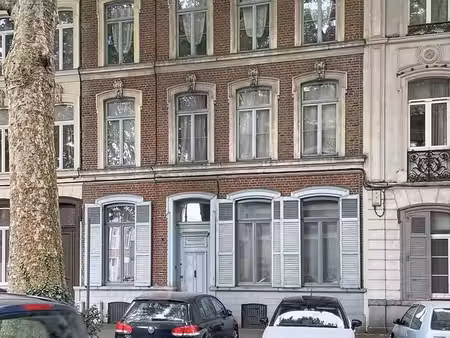 maison 7 pièces 221 m²