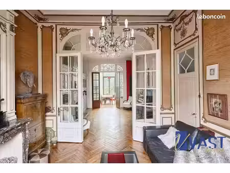maison 8 pièces 250 m²