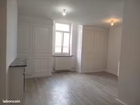 roubaix mairie – t2 de 41 m2 renove au 3eme etage