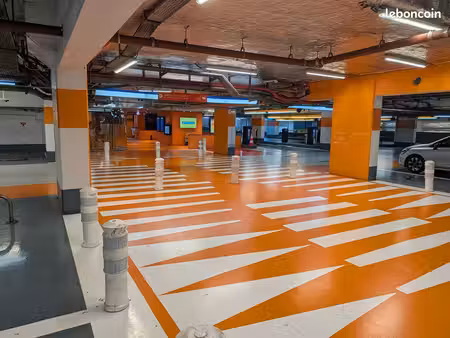 gares de lille : emplacement de parking ultra-sécurisé (à 1 min des quais)