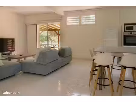 bas de villa f4 meublé à 3 minutes du chum