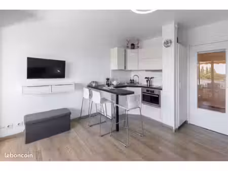 studio avec parking ?️