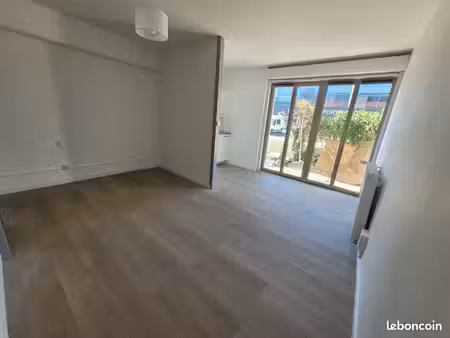 appartement 23 m2 avec petit jardin