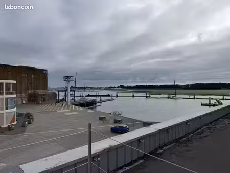 a louer espace neuf de 200m2 vue mer lorient la base