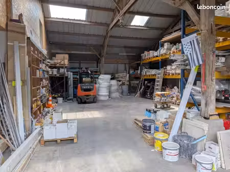 local 240 m²