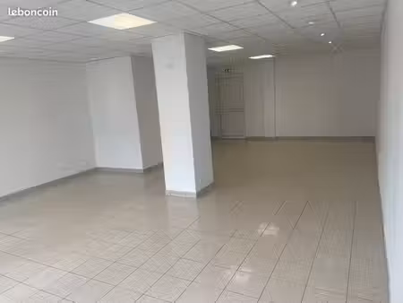 local professionnel / commercial de 70 m² à louer – saint-avé