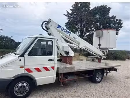 louer nacelle iveco
