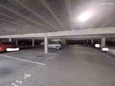 place de parking sous terrain brest