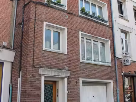 beau t2 de caractere +balcon-plein centre d'arras