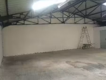 hangar de 180 m² — emplacement de premier ordre  cœur de wazemmes