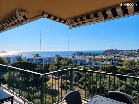 cavalaire sur mer- vue mer panoramique à 180°-dernier étage - garage