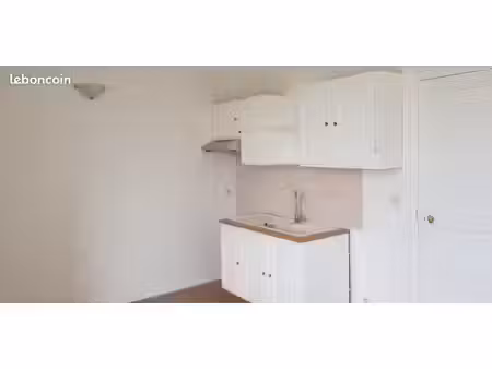 réf m2- f1 bis de 29 33 m² à 5 min à pied centre ville