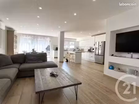 maison 9 pièces 164 m²