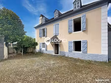 maison 8 pièces 215 m²
