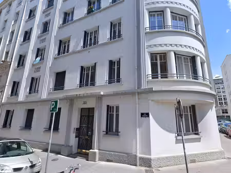 a louer grand t2 rue vendôme