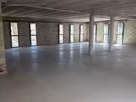 sanary grand espace professionnel modulable neuf rdc 180m2