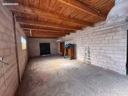 local 500 m² la crau