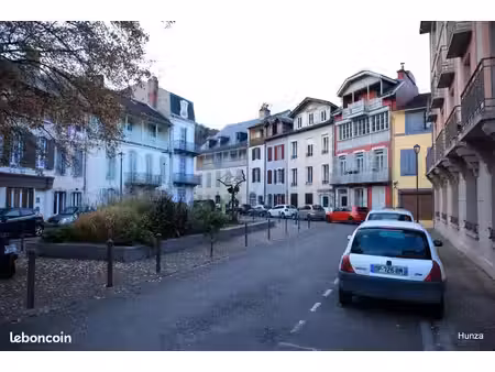 bagnères centre : immeuble mixte (4 appts loués + local 160 m² + 80 m² à aménager)