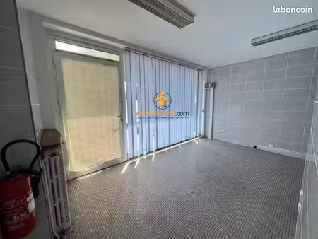 local commercial 54 m² lourdes