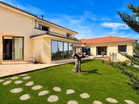 propriété 13 pièces 416 m²