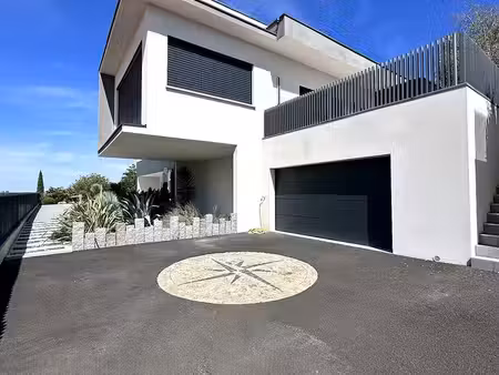 veyre-monton – villa d'architecte 260 m² –