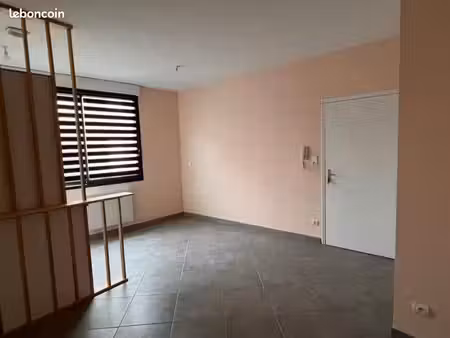 local commercial 44 m²