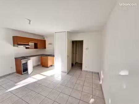 loue studio 24 m² sécurisé proche fac de médecine