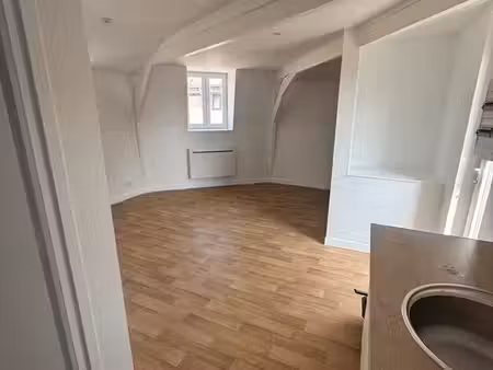 appartement t2 à louer   entièrement rénové