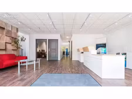 local professionnel 280 m² duplex - terrasse privée 50 m² - parking 10 places - anglet