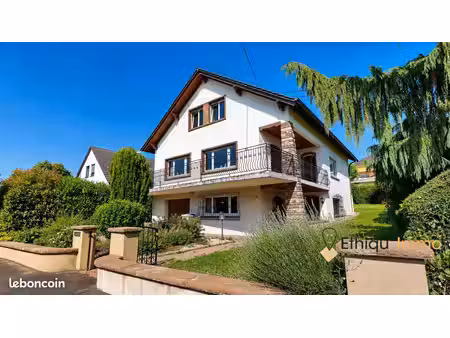 maison 7 pièces 247 m²
