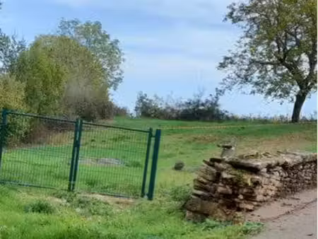terrain constructible à pierreclos