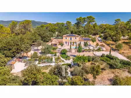 maison de luxe à vendre à besse-sur-issole