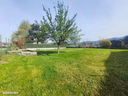 beau terrain plat de 398 m² à amancy