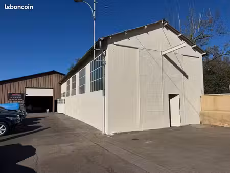 à louer local  atelier  garage  stockage… 400m2 + 130m2 + cour fermée