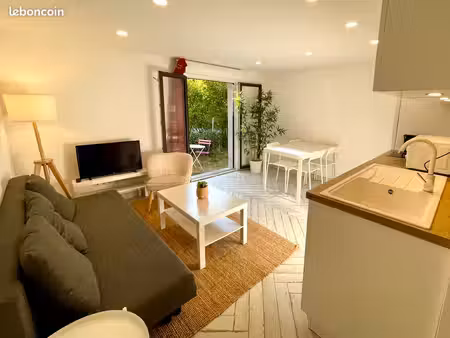 annecy - t2 récent  avec inclus grand garage de 18 26m2 et 1 place de parking privé