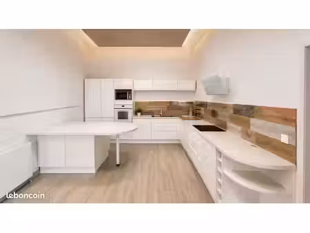 t2 rénové 46 77 m² avec parking - ozoir-la-ferrière centre