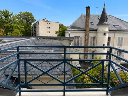 appartement lumineux 70 m² – dernier etage – 2 balcons – hypercentre de rambouillet