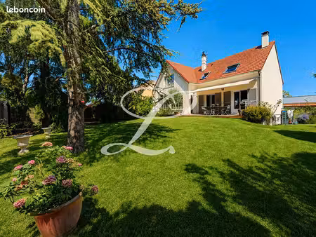 maison 6 pièces 229 m²
