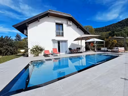 villa 6 pièces 140 m²