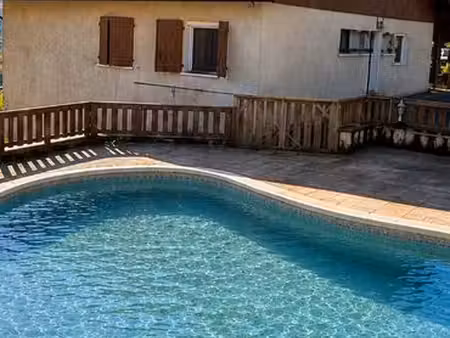 grande maison familiale avec piscine