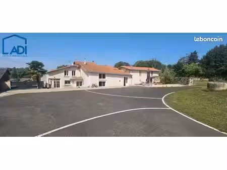 propriété 10 pièces 207 m²