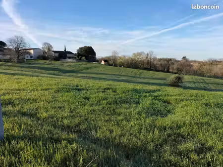 terrain à bâtir de 1487 m² à denat (81)