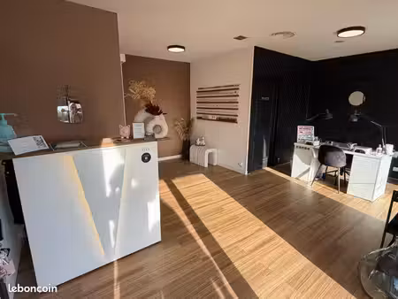 salon de prothésiste ongulaire