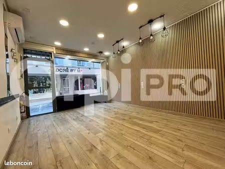 local commercial 22 m²