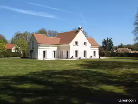 maison 7 pièces 225 m²