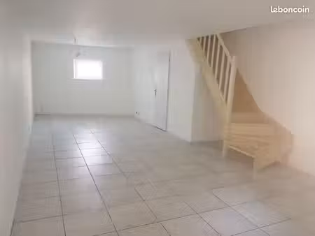 appartement t3 avec cour